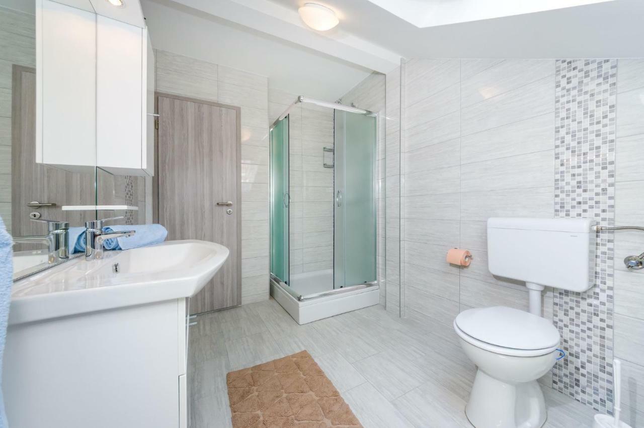 Apartman Iva Zara Exterior photo